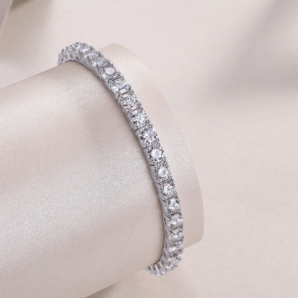 Gravitation Luxury Fashion Mossan Diamond S925 Silver Bracelet